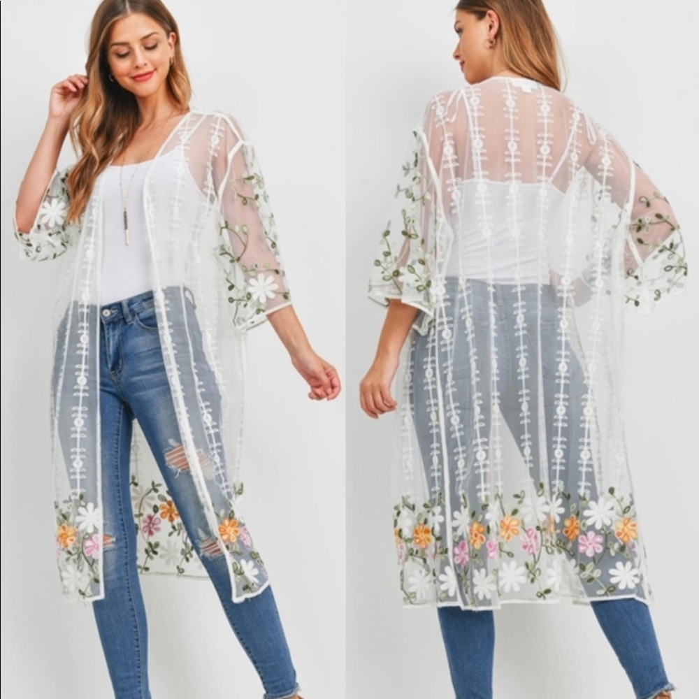 ❗️❗️SALE❗️❗️Brand New Love Riche Floral Embroidered Kimono. - Picture 2 of 8